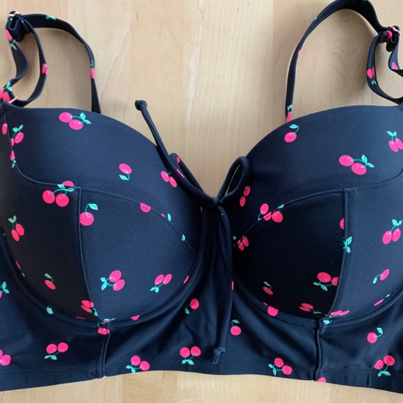 New no tags Cherry Swim Top 38DDD - Picture 4 of 4